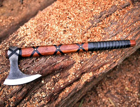 CUSTOM HANDMADE FORGED CARBON STEEL AXE HATCHETS TOMAHAWK VIKING THROWING WOOD HANDLE WITH LEATHER SHEATH