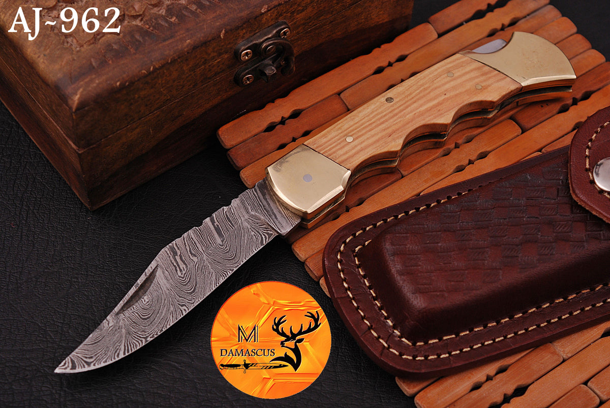 CUSTOM MADE POCKET KNIFE / HAND FORGED DAMASCUS STEEL FOLDING BLADE KNIFE / WOOD HANDLE 962