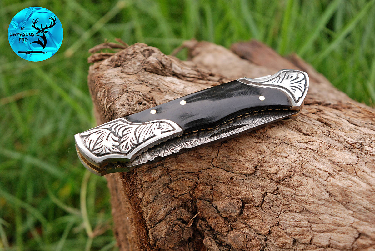 CUSTOM MADE POCKET KNIFE / HAND FORGED DAMASCUS STEEL FOLDING BLADE KNIFE / BULL HORN HANDLE 845