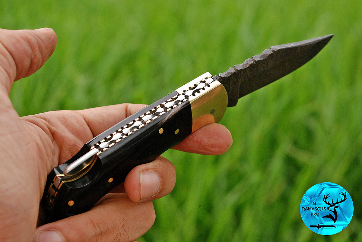 CUSTOM MADE POCKET KNIFE / HAND FORGED DAMASCUS STEEL FOLDING BLADE KNIFE / BULL HORN HANDLE 1325