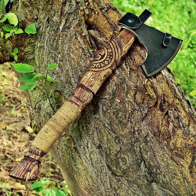 CUSTOM HANDMADE FORGED CARBON STEEL AXE HATCHETS TOMAHAWK VIKING THROWING WOOD HANDLE WITH LEATHER SHEATH 2714